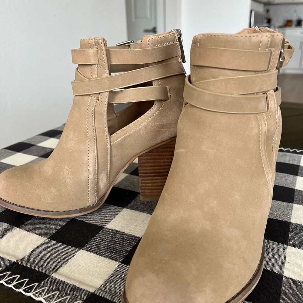 Call It Spring size 5 nude beige booties - Picture 3 of 4